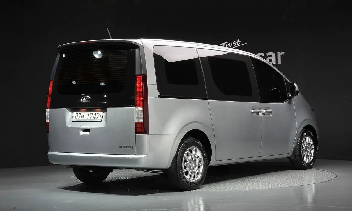 Hyundai Staria — фото 2