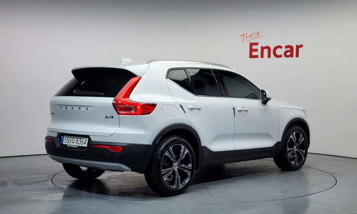 Volvo XC40 — фото 2