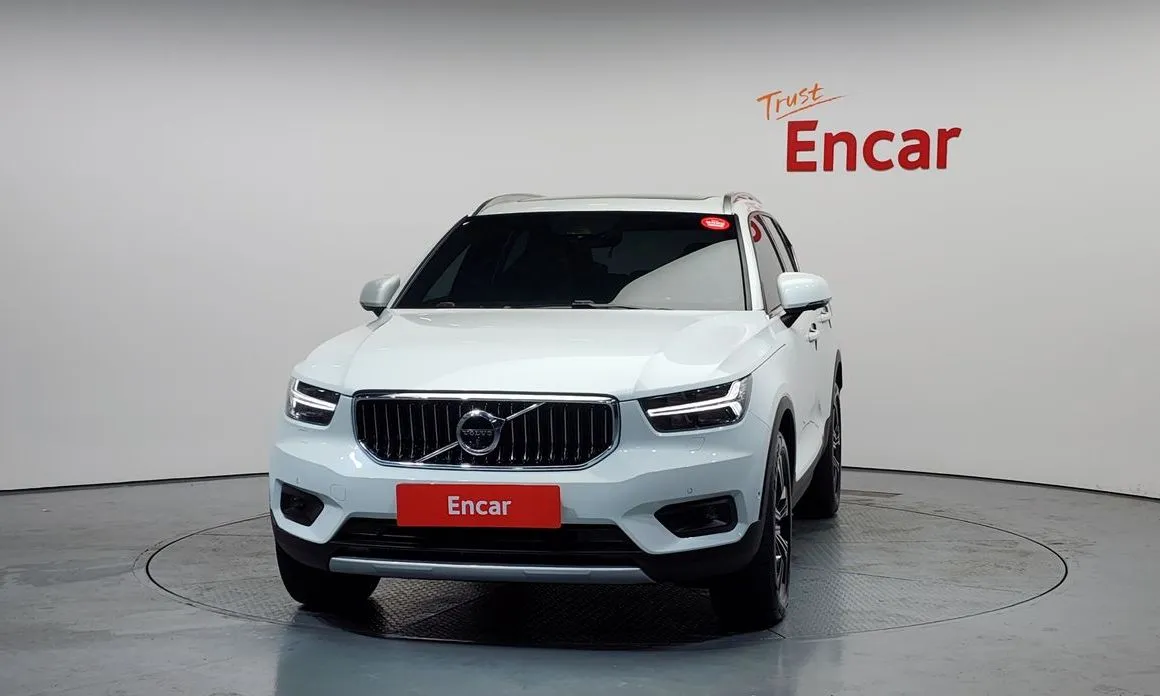 Volvo XC40 — фото 3