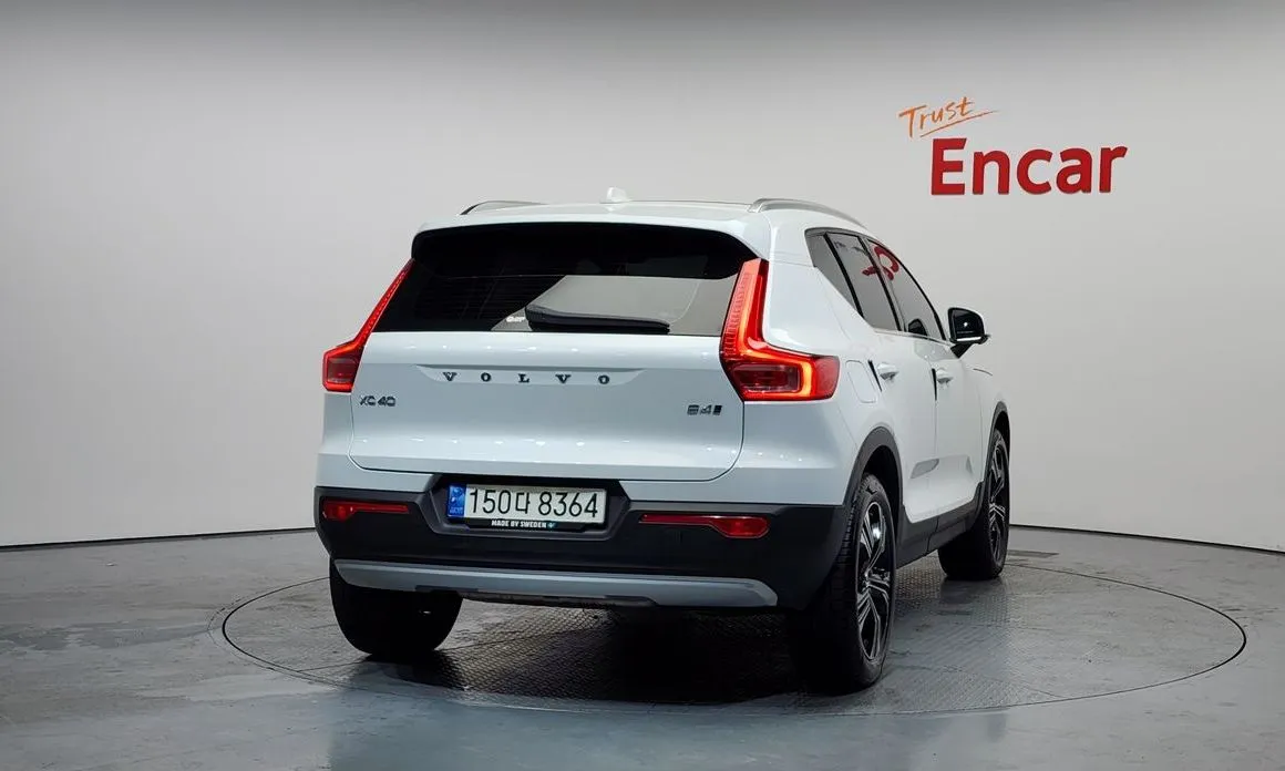 Volvo XC40 — фото 5
