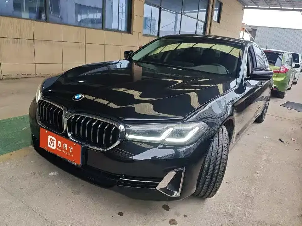 BMW 5 Series — фото 1