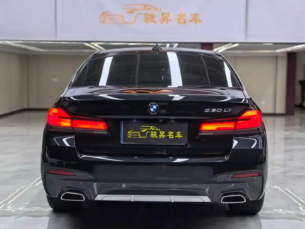 BMW 5 Series — фото 2