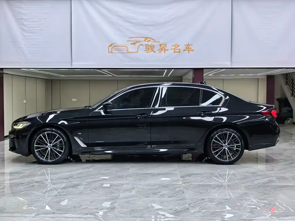 BMW 5 Series — фото 4