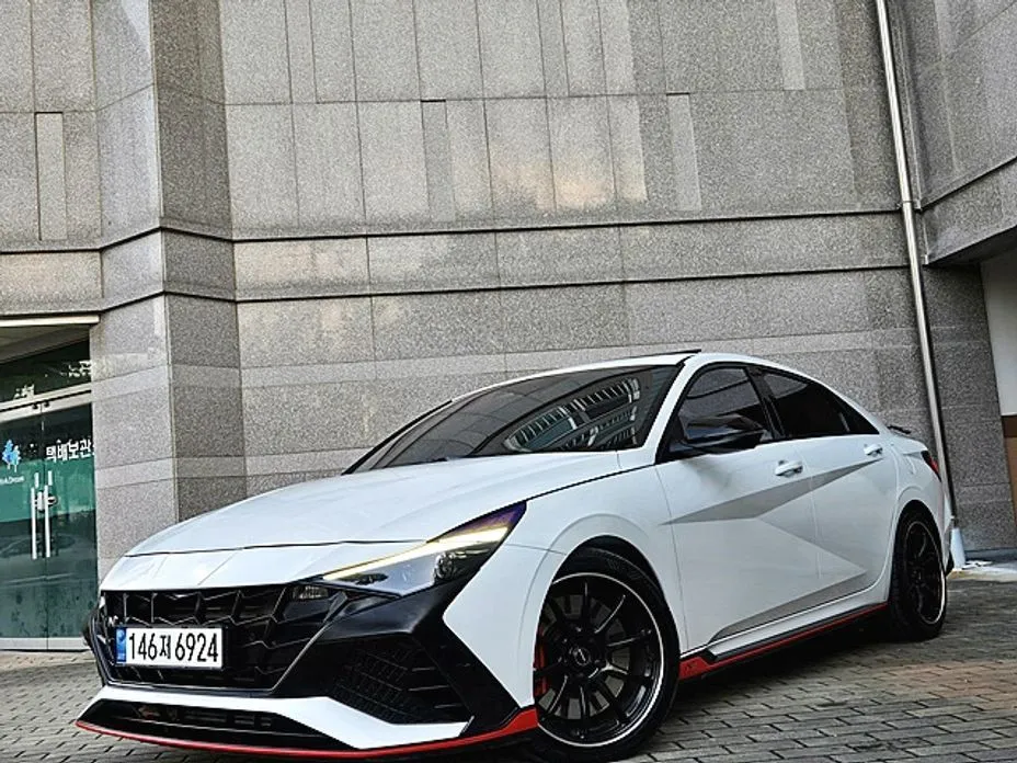 Hyundai AVANTE — фото 1