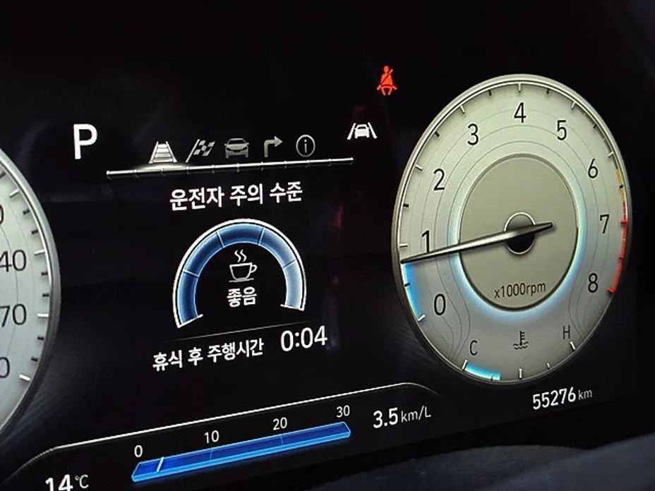 Hyundai AVANTE — фото 3