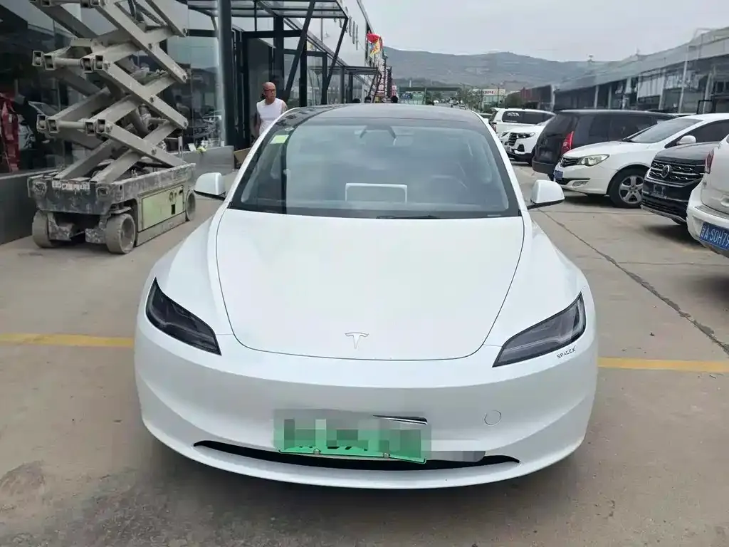 Tesla Model 3 — фото 6
