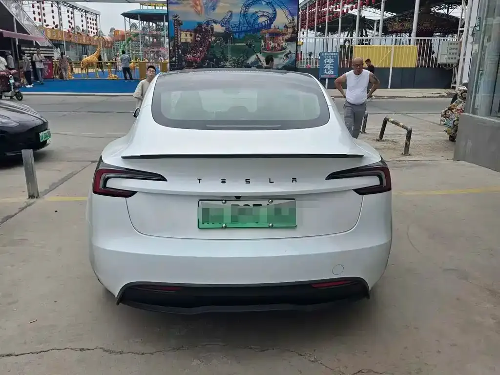 Tesla Model 3 — фото 5