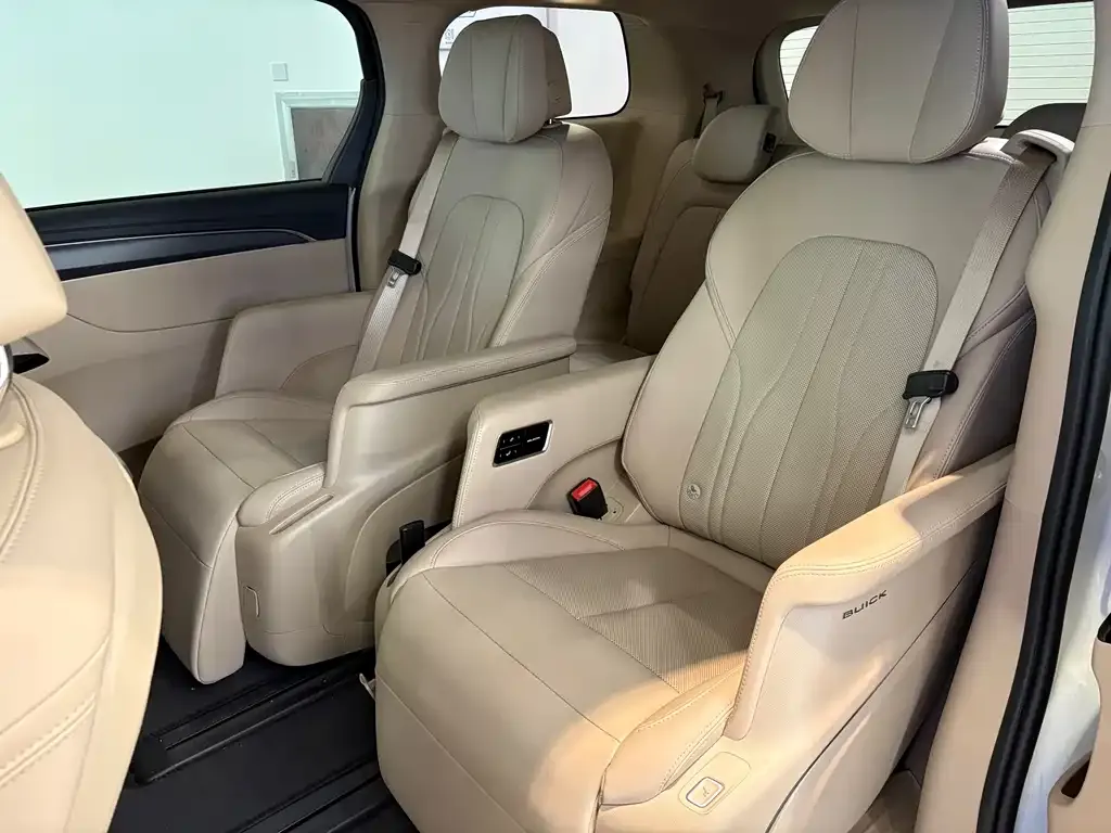 Buick GL8 Hybrid — фото 3
