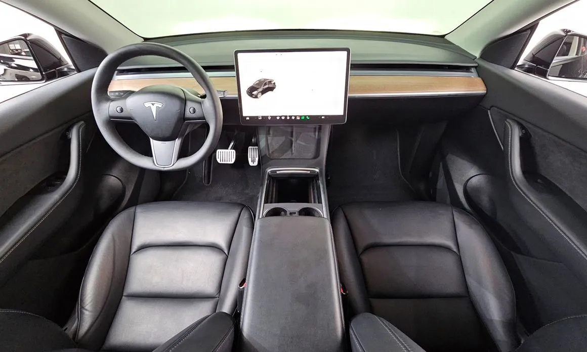 Tesla Model Y — фото 8