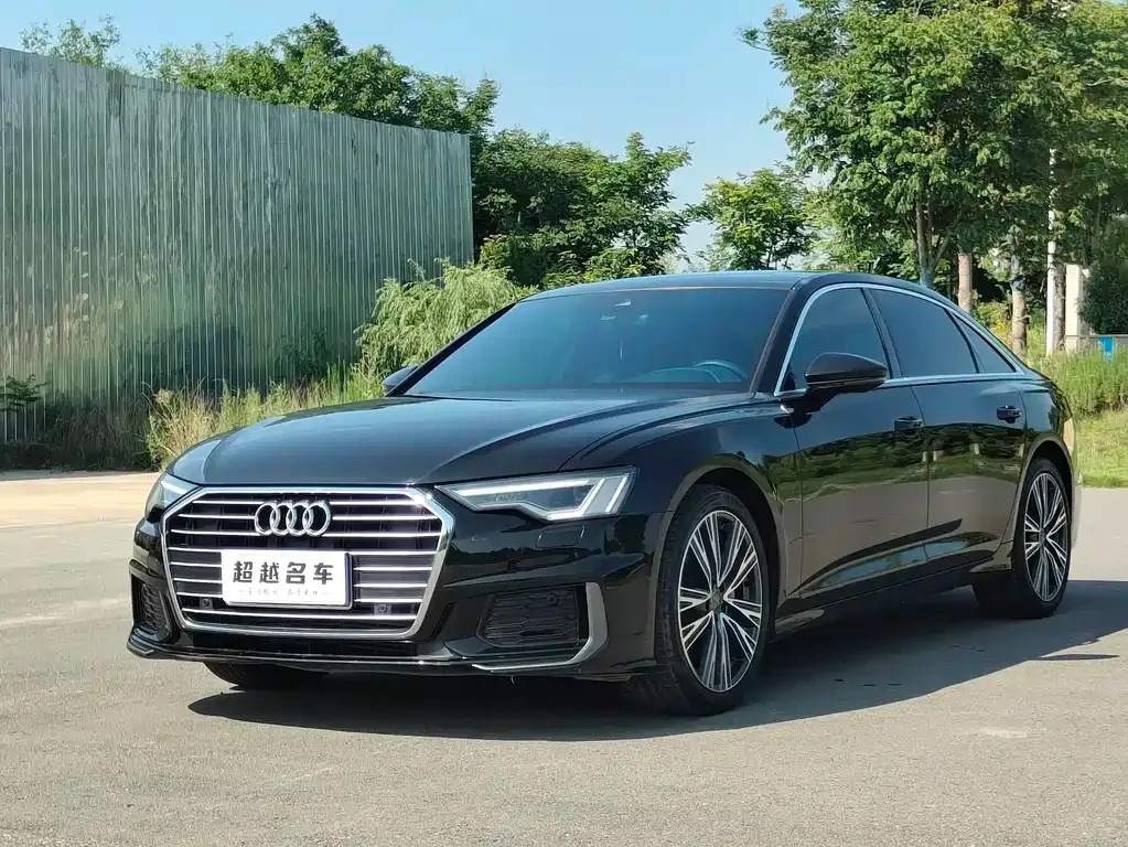 Audi A6L — фото 1