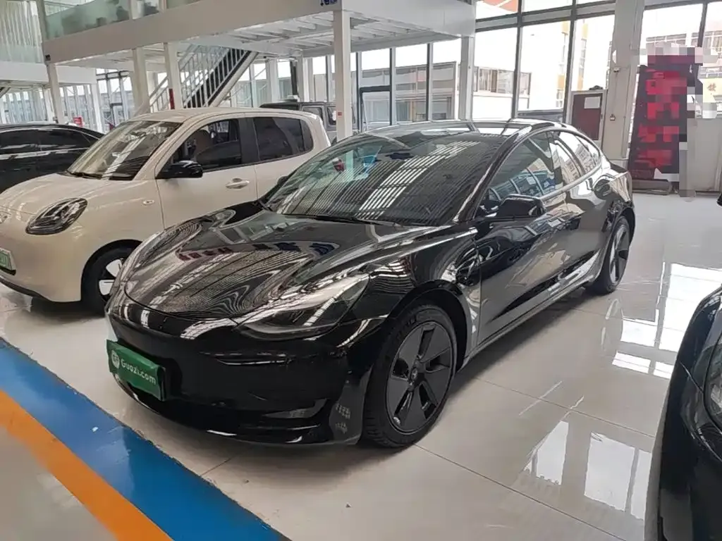 Tesla Model 3 — фото 5
