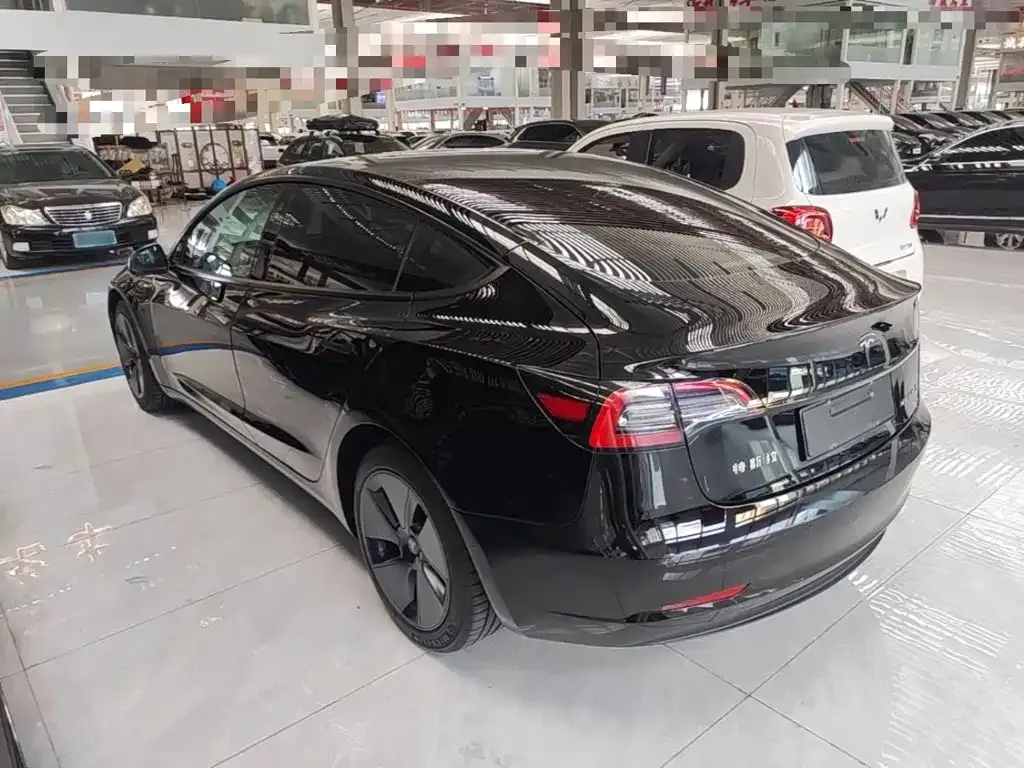 Tesla Model 3 — фото 2