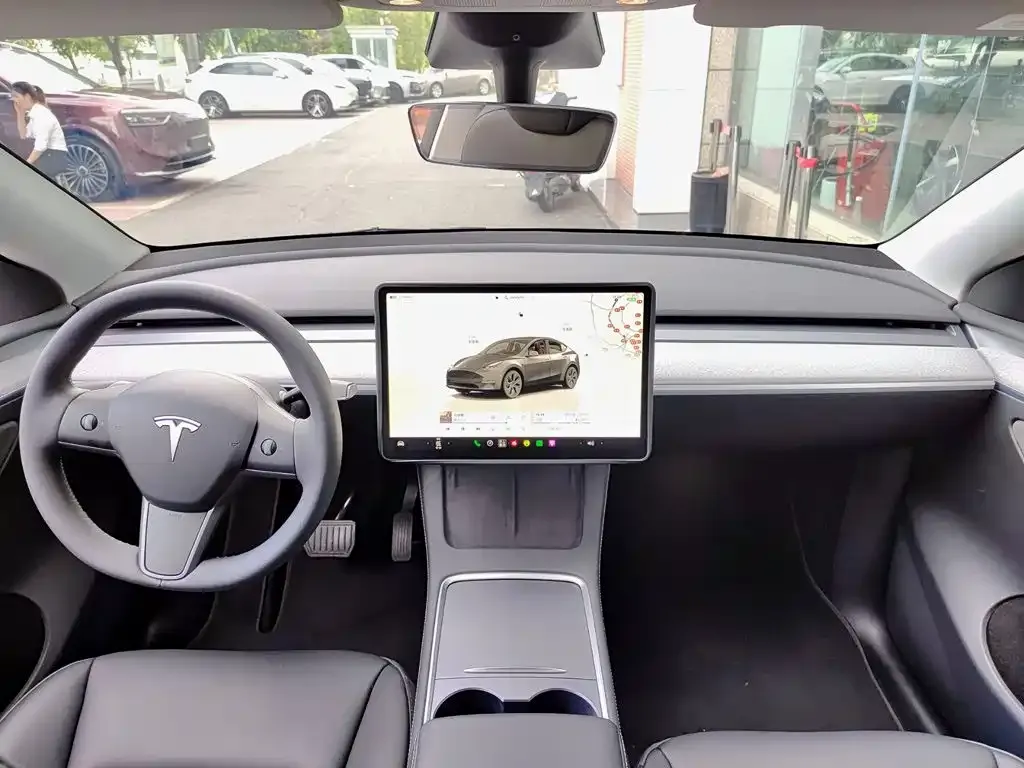 Tesla Model Y — фото 5