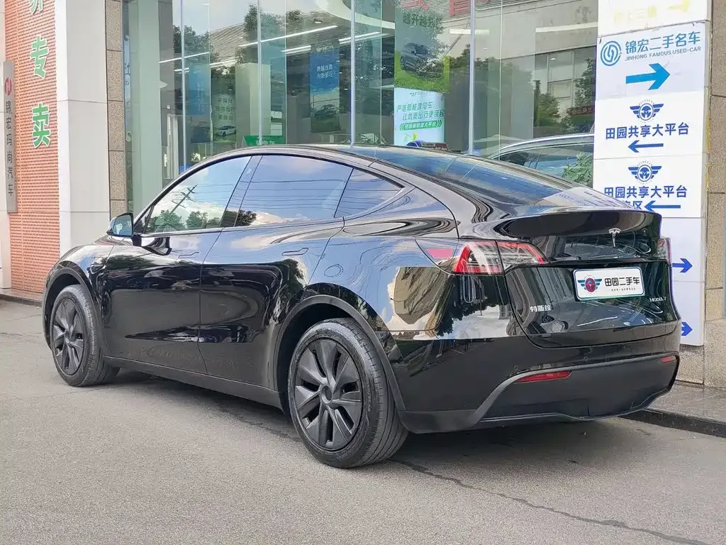 Tesla Model Y — фото 7