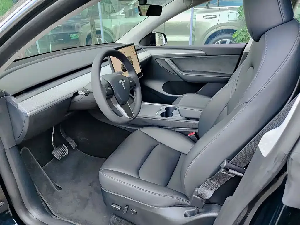 Tesla Model Y — фото 4