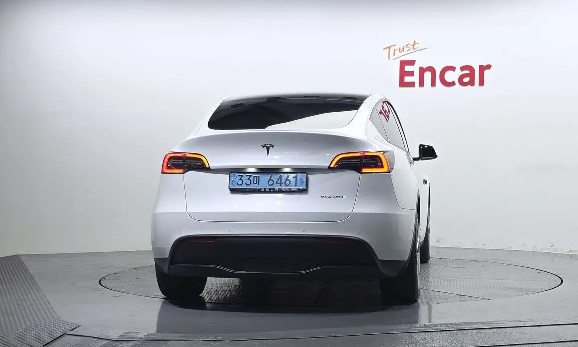 Tesla Model Y — фото 2