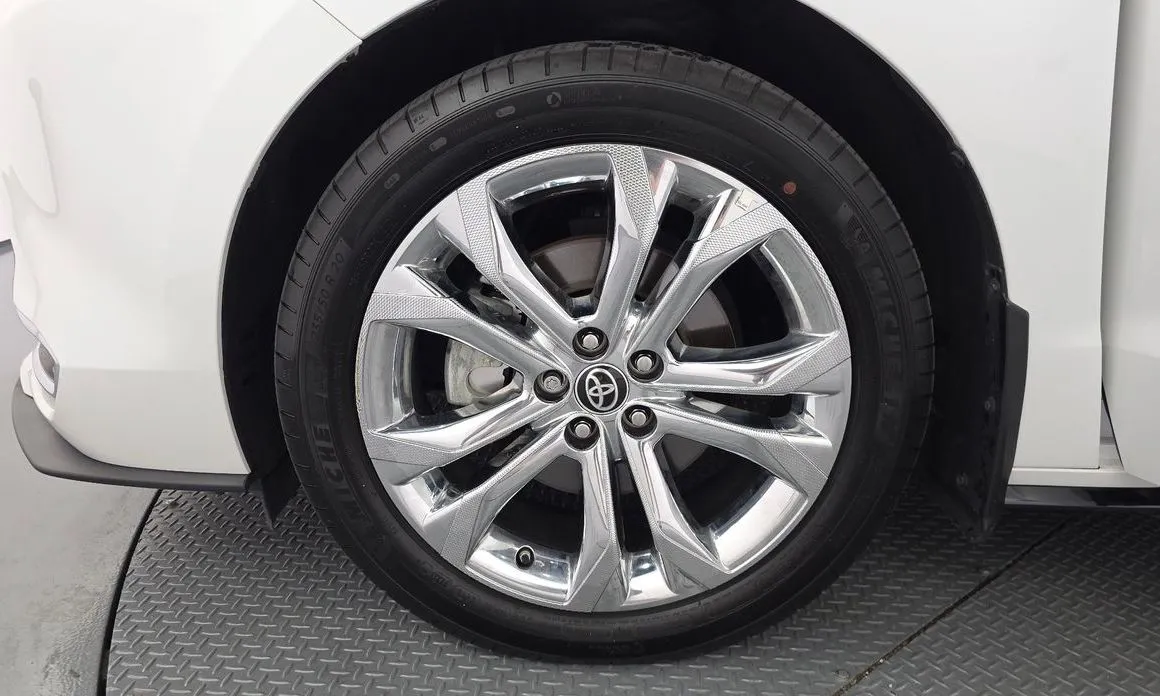 Toyota Sienna — фото 2