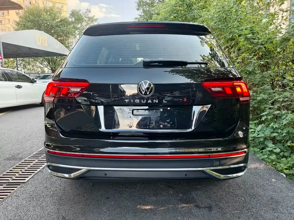 Volkswagen Tiguan L — фото 8