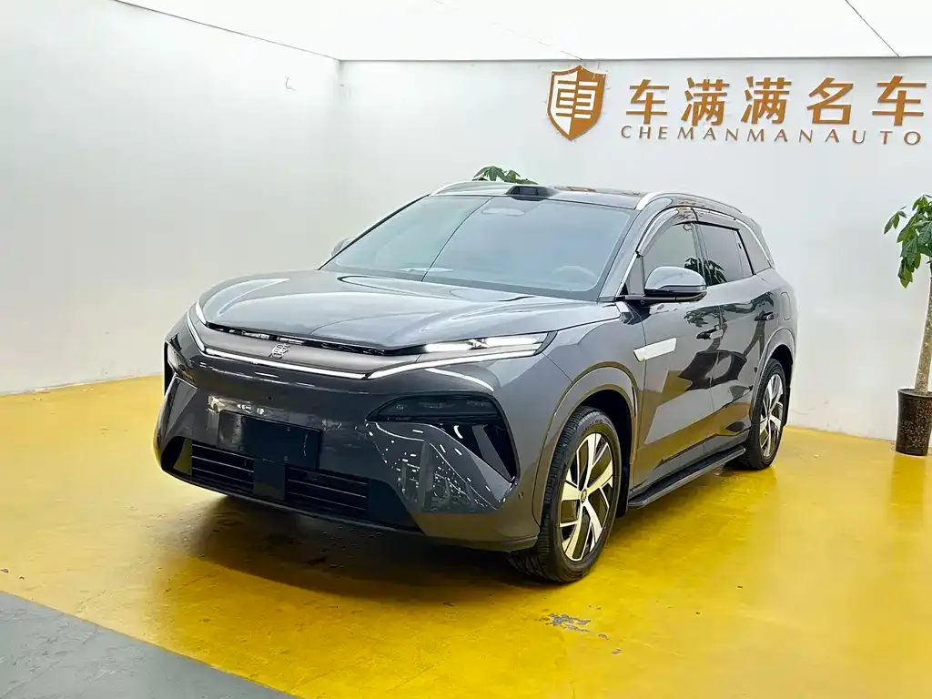 BYD Tang L — фото 1