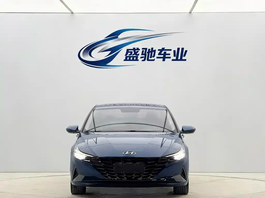 Hyundai Elantra — фото 3