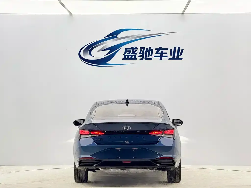 Hyundai Elantra — фото 4