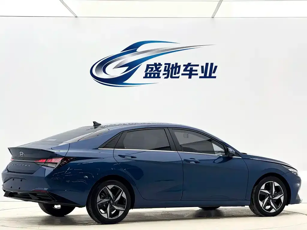 Hyundai Elantra — фото 6
