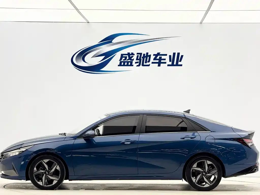 Hyundai Elantra — фото 7
