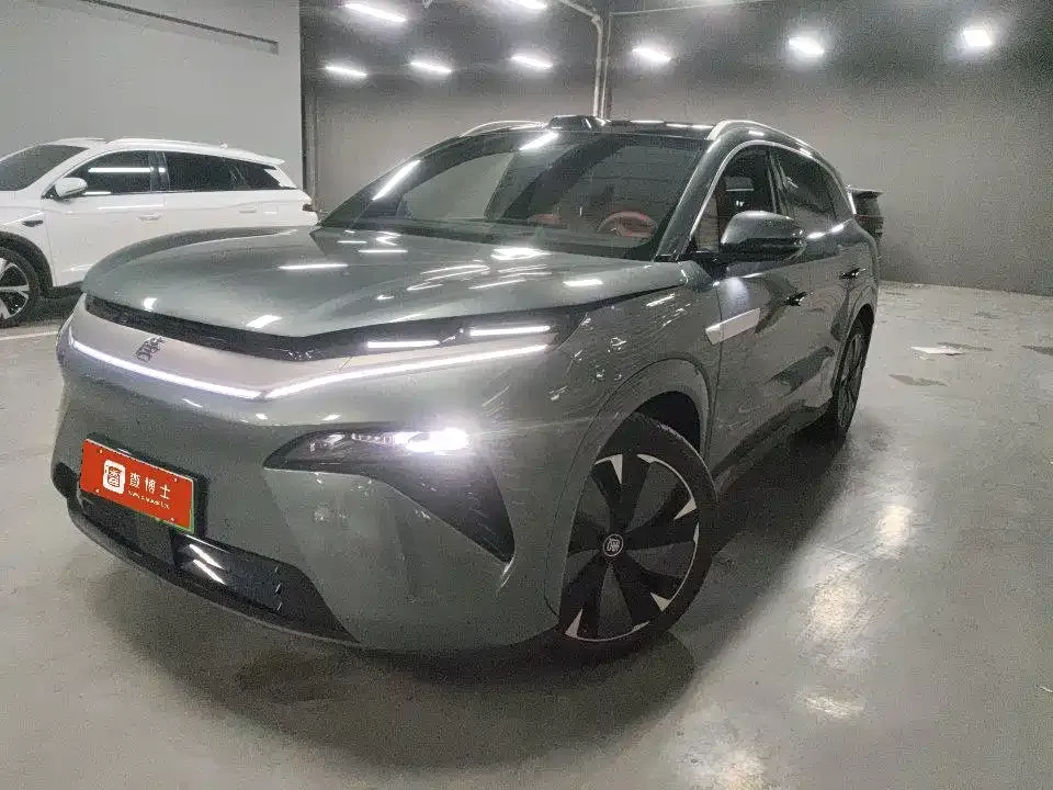 BYD Tang L — фото 1