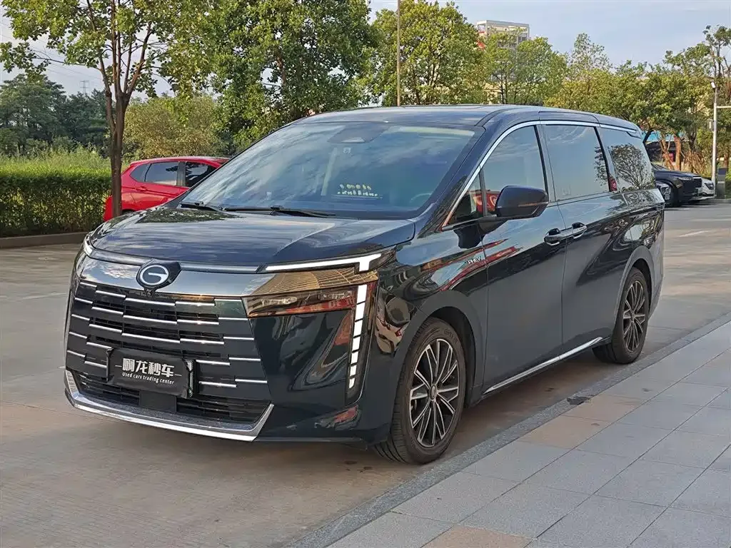 GAC Motor 传祺E8 PHEV — фото 1