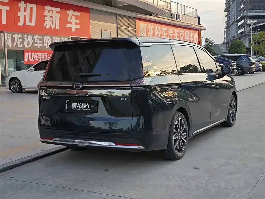 GAC Motor 传祺E8 PHEV — фото 6