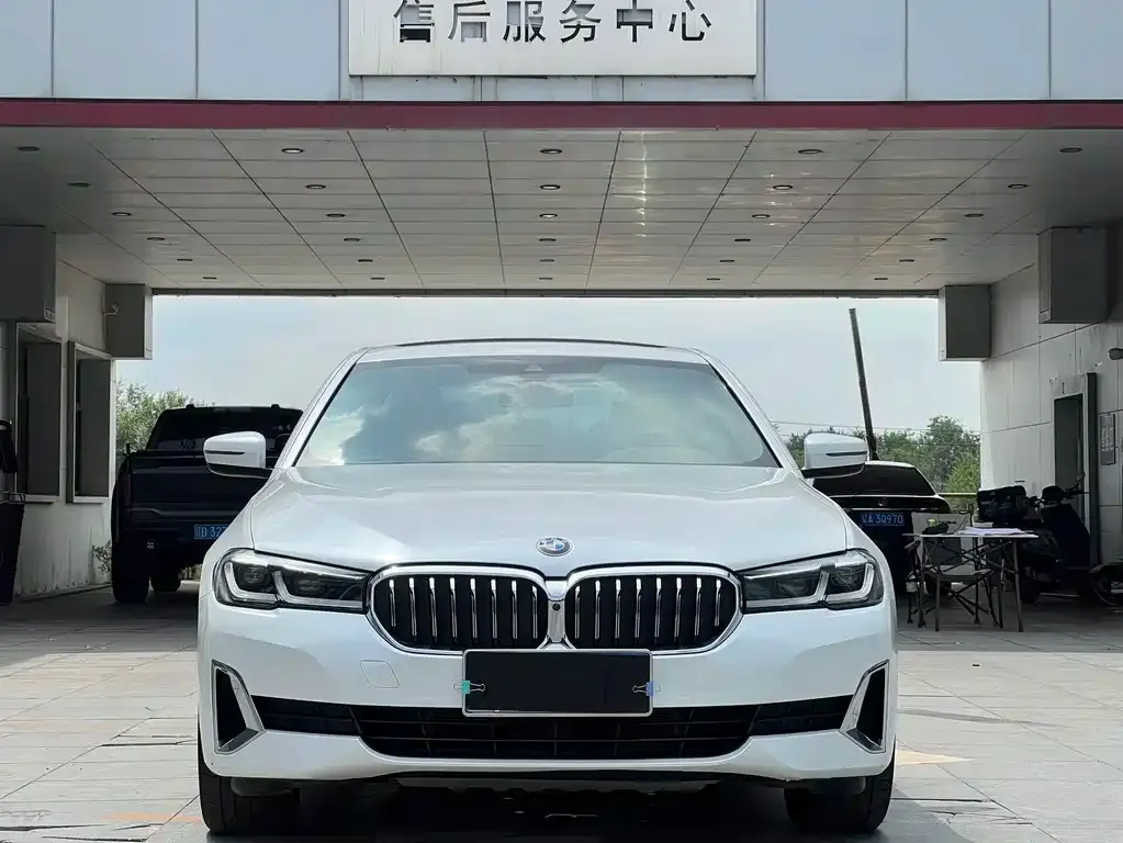BMW 5 Series — фото 5