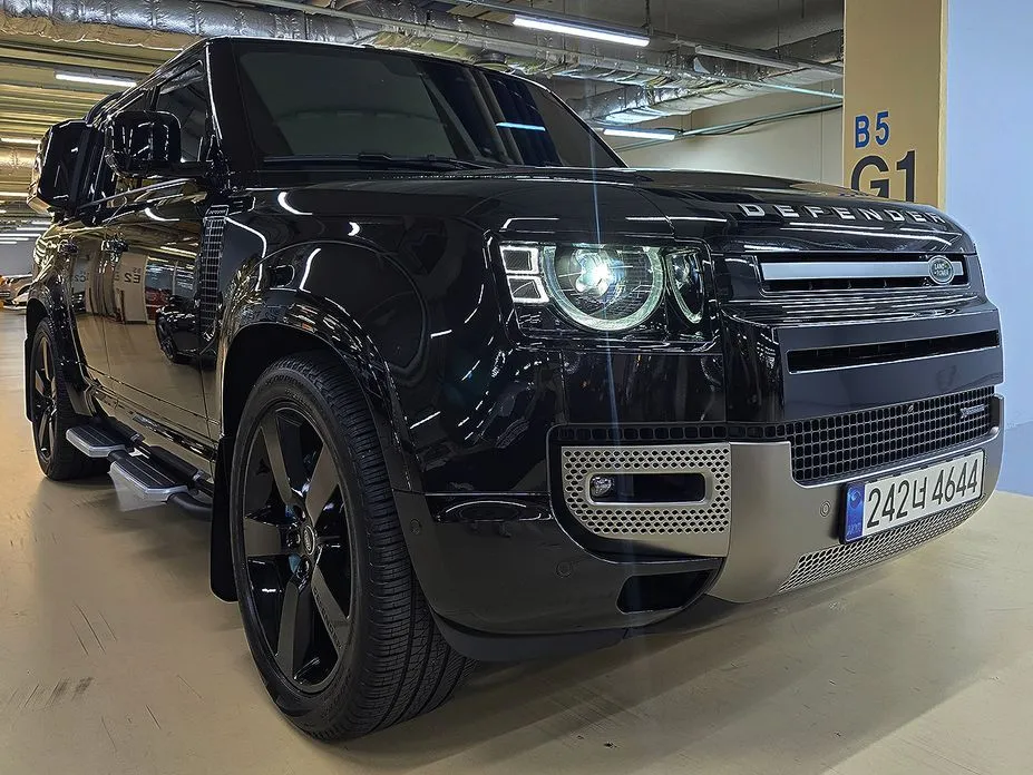 Land Rover Defender — фото 1