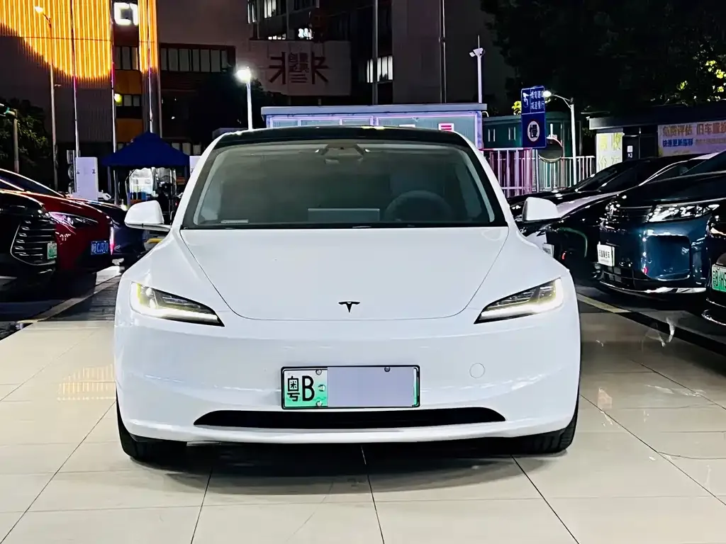 Tesla Model 3 — фото 2