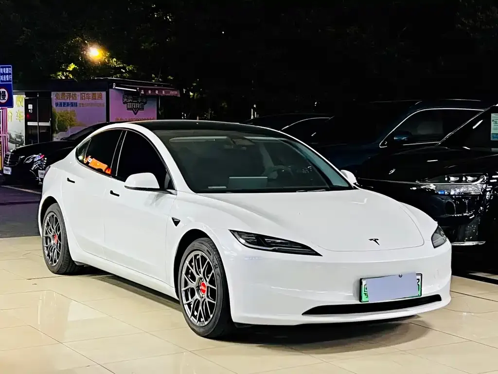 Tesla Model 3 — фото 5