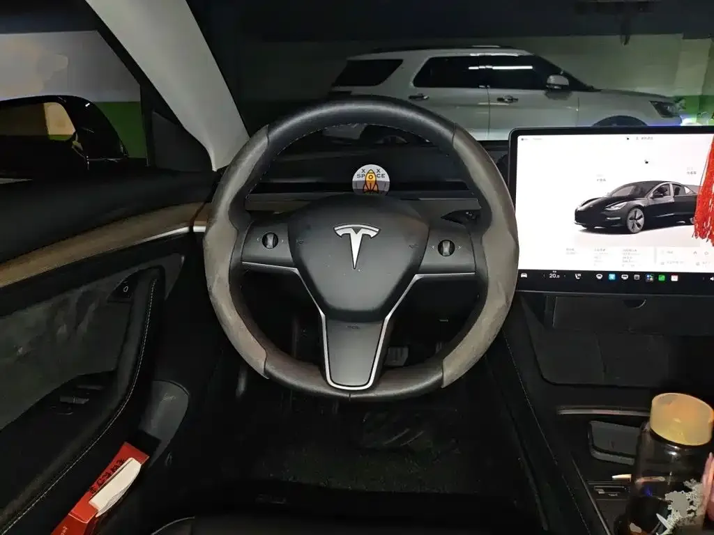 Tesla Model 3 — фото 8