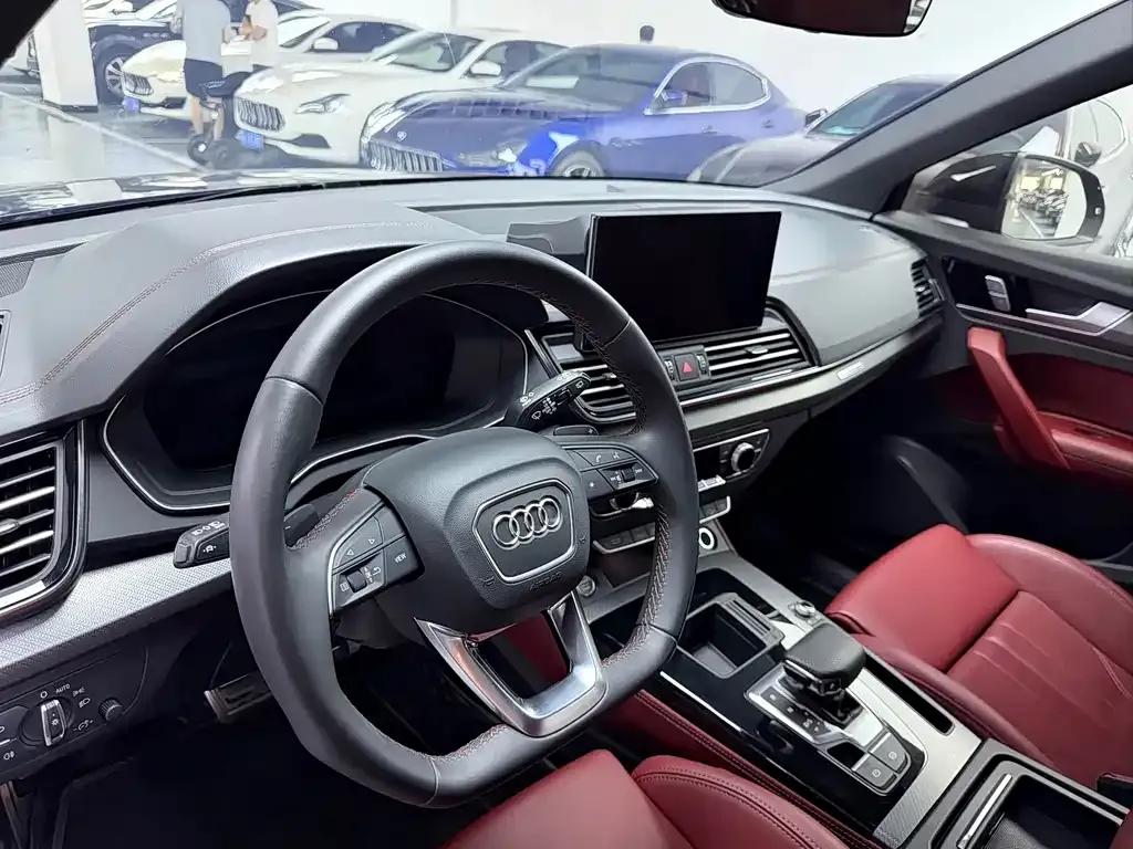 Audi Q5L — фото 2