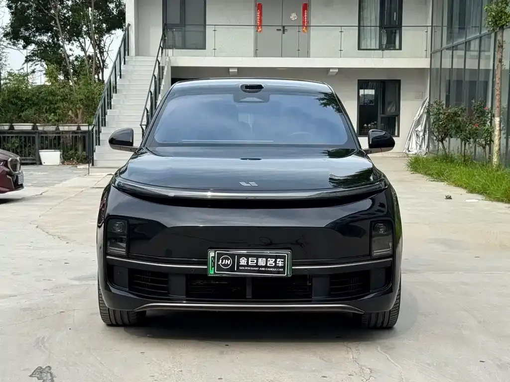 Li Auto L9 — фото 6
