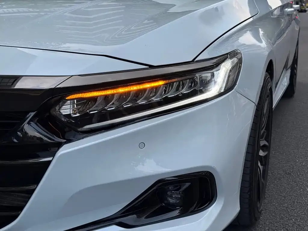 Honda Accord — фото 7
