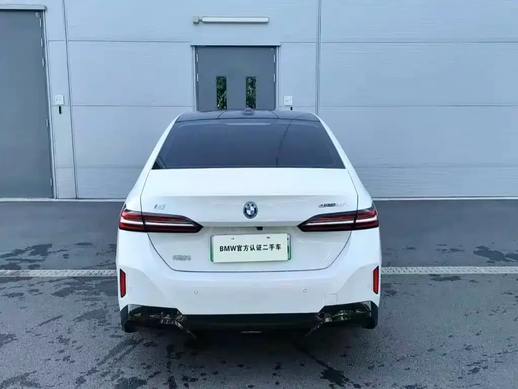 BMW i5 — фото 4