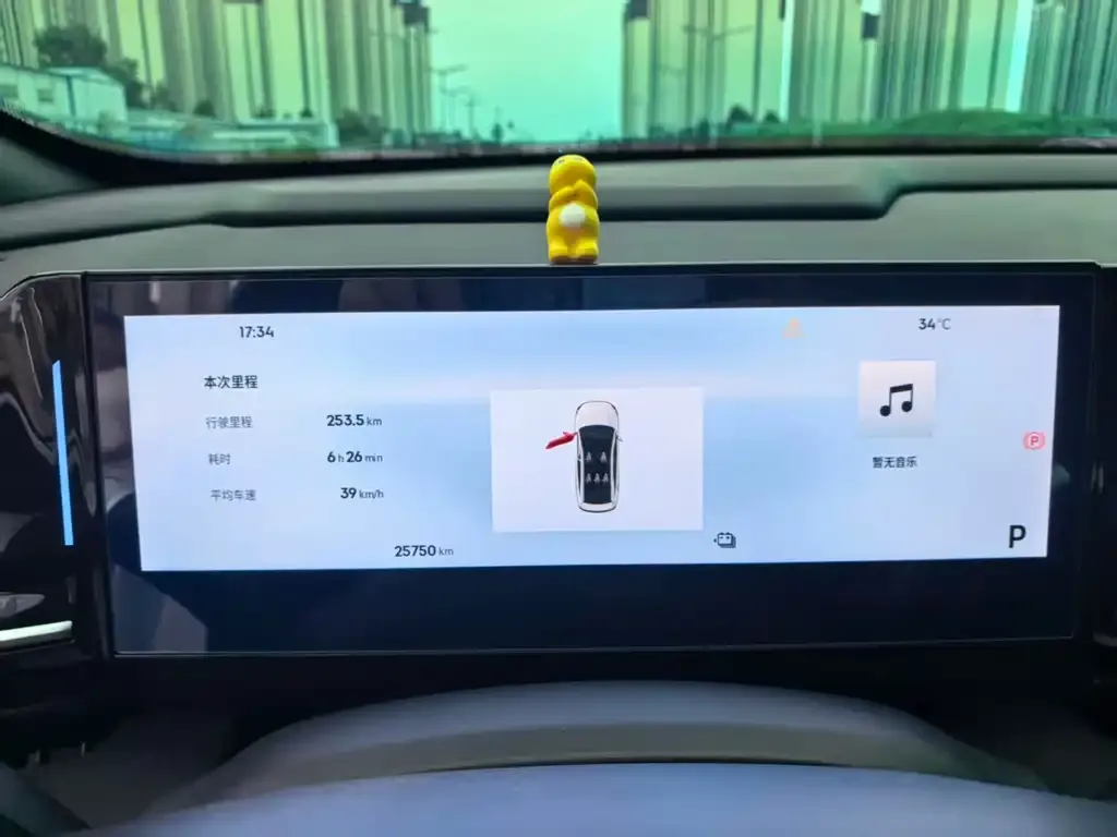 Geely Galaxy L6 — фото 10