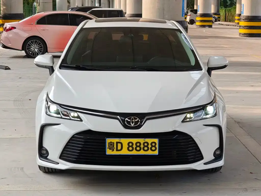 Toyota Corolla — фото 1