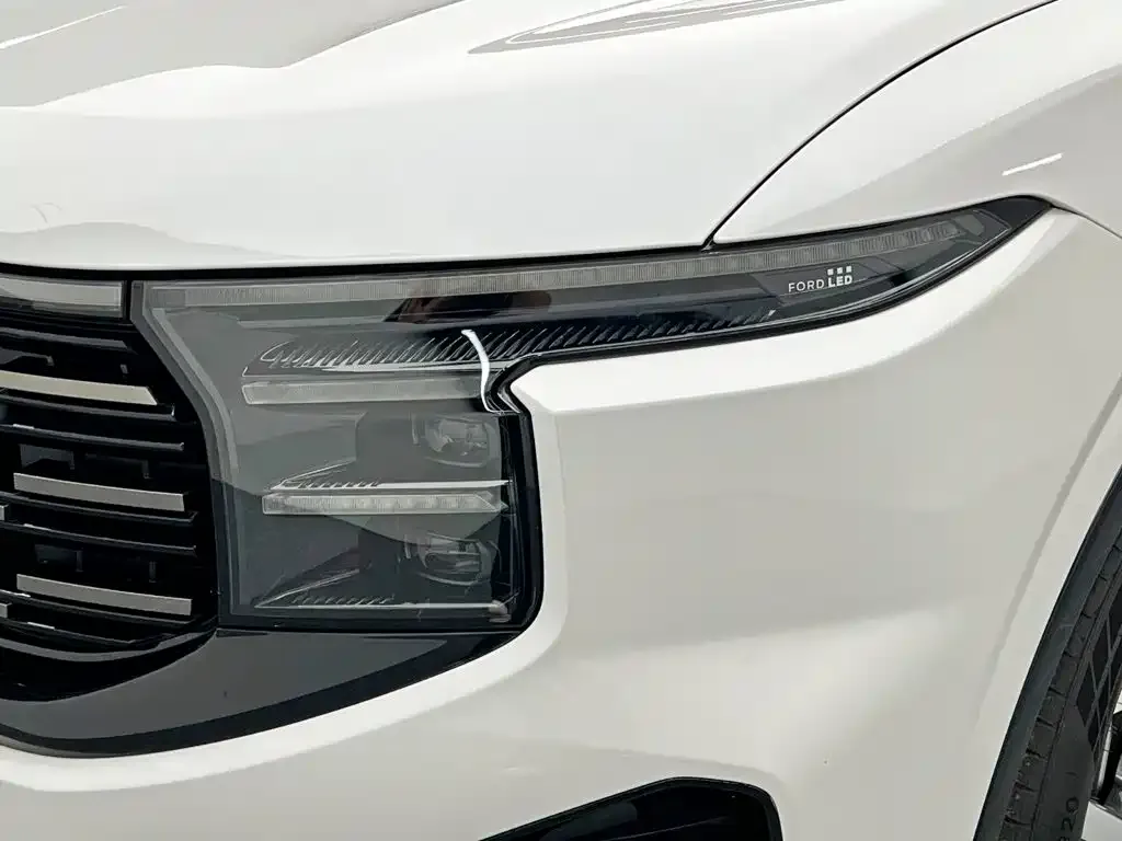 Ford Edge — фото 9