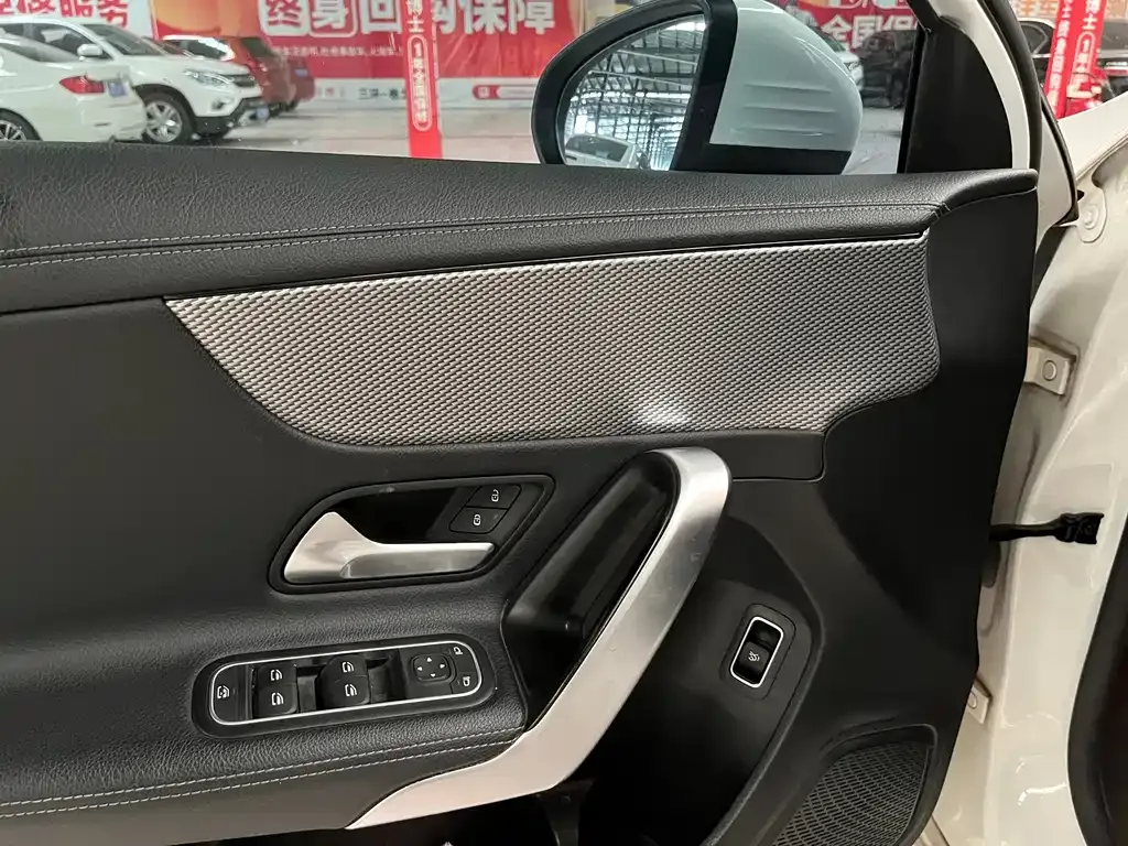 Mercedes-Benz A-Class — фото 10