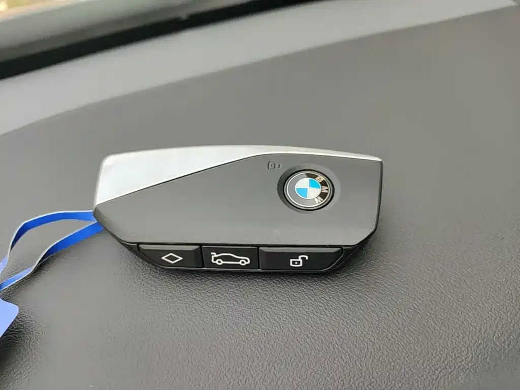 BMW i5 — фото 2
