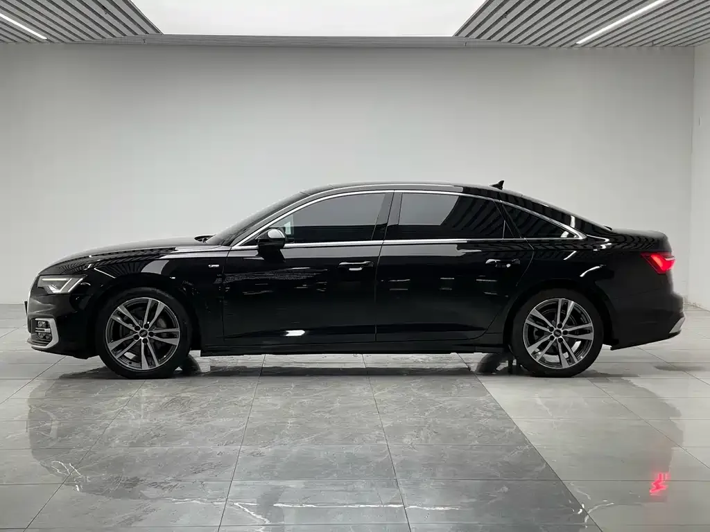 Audi A6L — фото 5