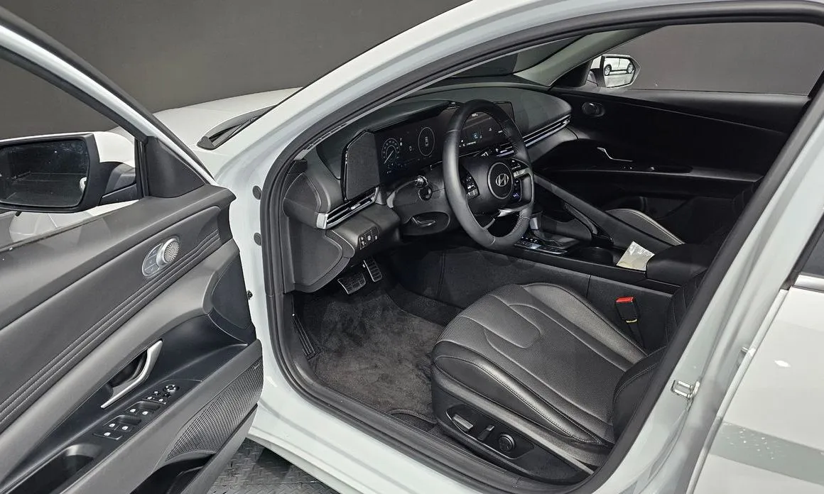 Hyundai AVANTE — фото 7