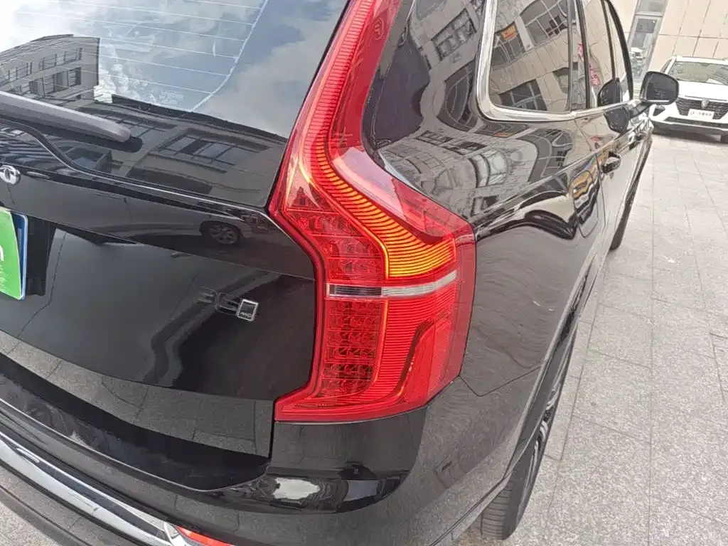 Volvo XC90 — фото 10
