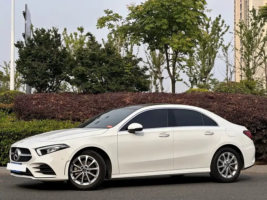 Mercedes-Benz A-Class — фото 1