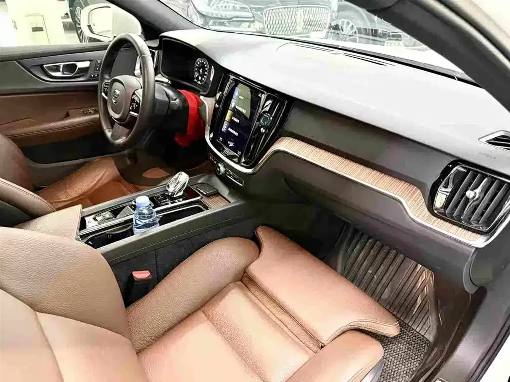 Volvo S60 — фото 2