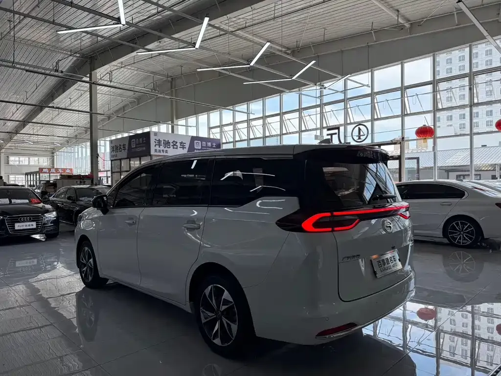 GAC Motor Trumpchi M6 — фото 10